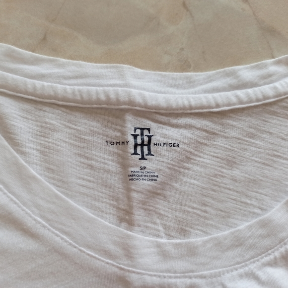 Tommy Hilfiger T-shirt - Picture 2 of 3